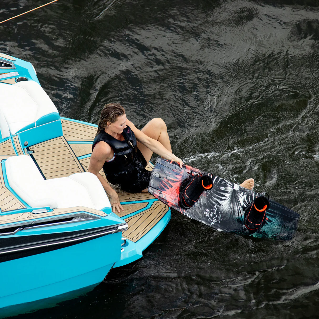 Ronix Women's Krush Wakeboard w/ Luxe Bindings 3 Ronix Womens Krush Wakeboard w Luxe Bindings 4